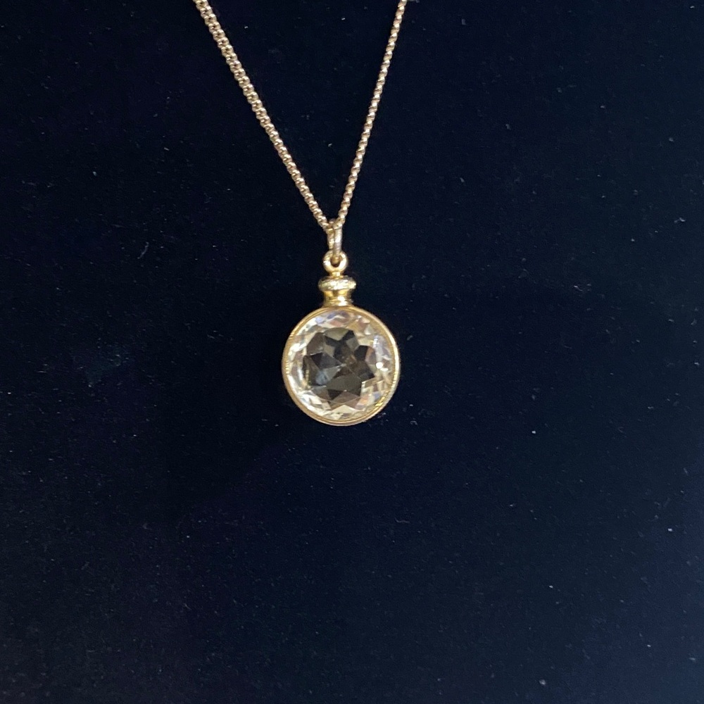 Gold Pendant Necklace with Faceted Champagne Stone